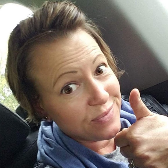 Meet your Posher, Lisa - Picture 1 of 1